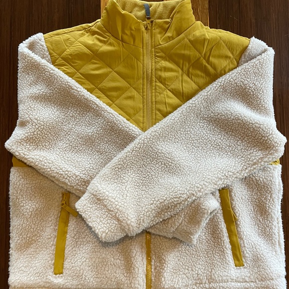 Liv Outdoors Dahlia Berber jacket large - Picture 8 of 8